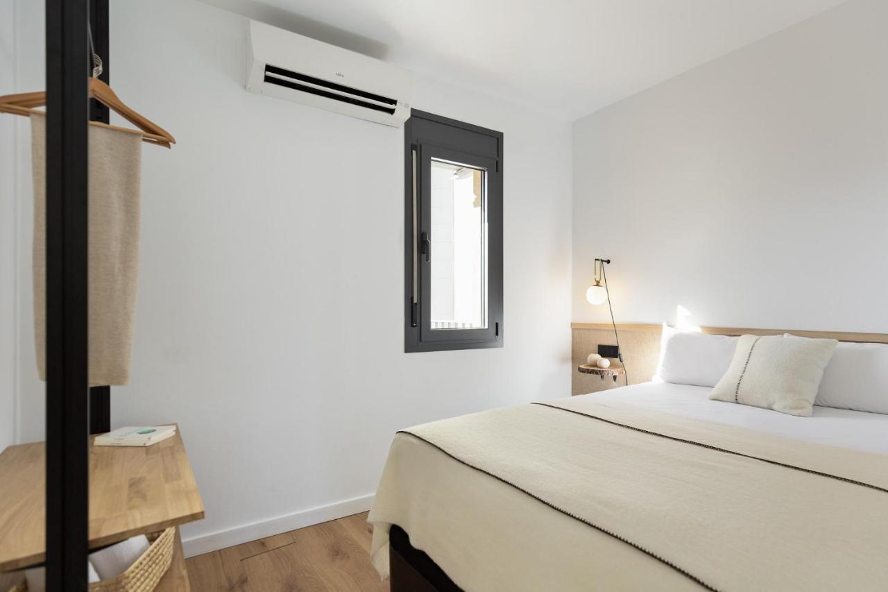 Ola Living Calabria Apartment บาร์เซโลนา ภายนอก รูปภาพ