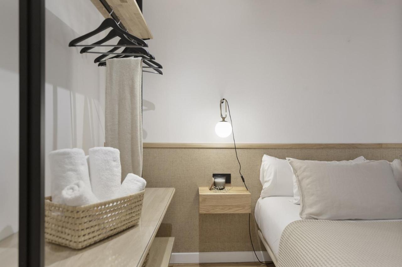 Ola Living Calabria Apartment บาร์เซโลนา ภายนอก รูปภาพ