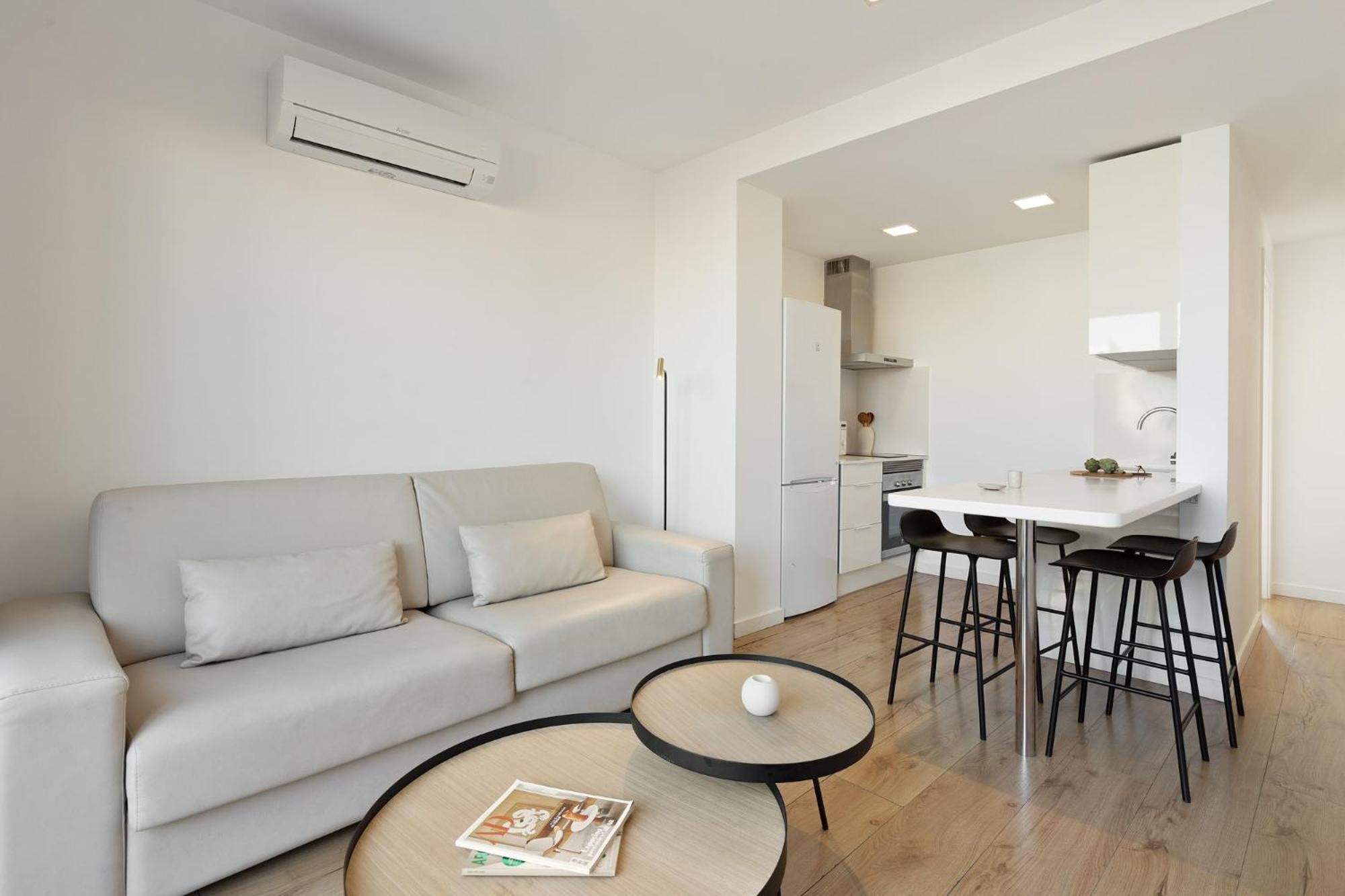 Ola Living Calabria Apartment บาร์เซโลนา ภายนอก รูปภาพ